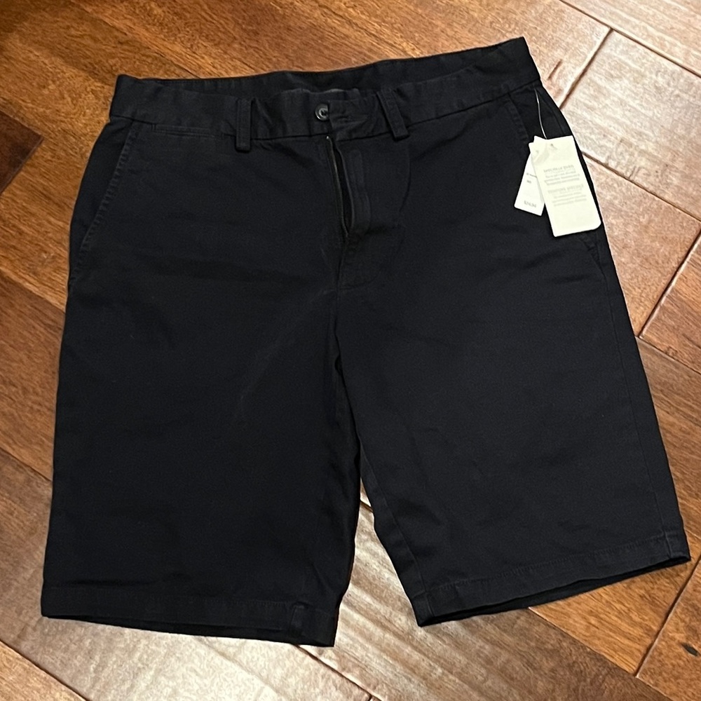NWT mens Old Navy dark navy shorts, size 30